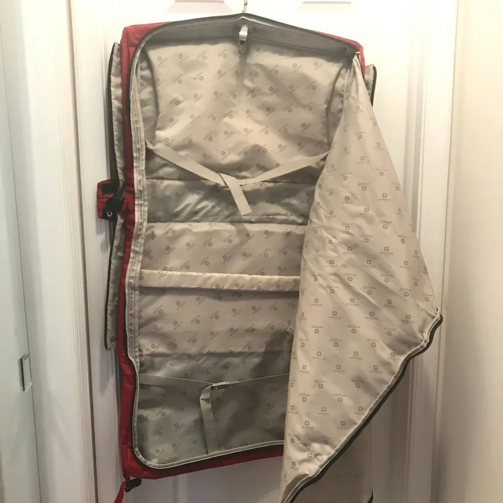 Red Swiss Gear by Wenger Canvas Travel Garment Suit Bag